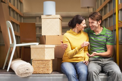 Different sizes of packing boxes suitable for packing and boxes in Merton